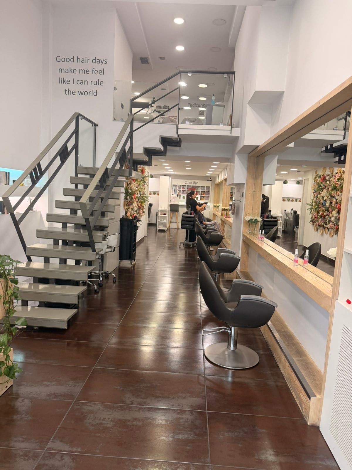  THE BEAUTY WORKSHOP - Image 1