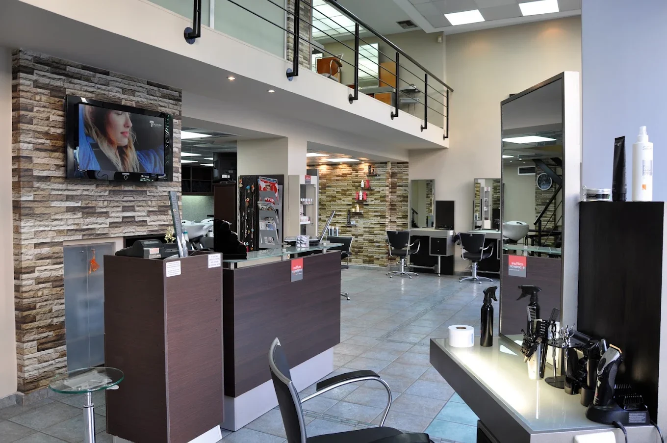 Coiffure Experience - κομμωτήριο Παλαιό Φάληρο - Image 2