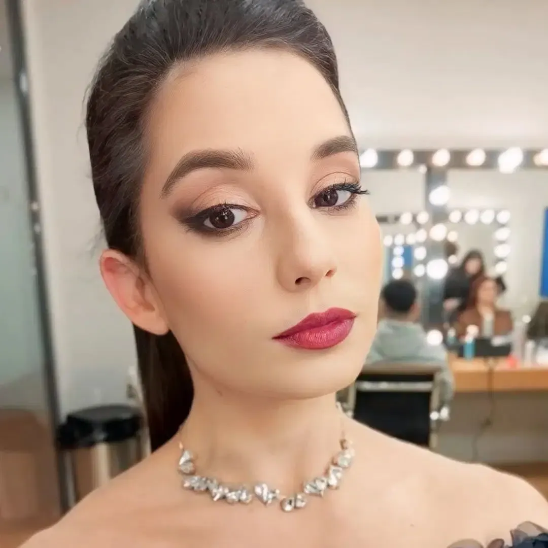 Vaso Stampoli Makeup Artist - Image 12