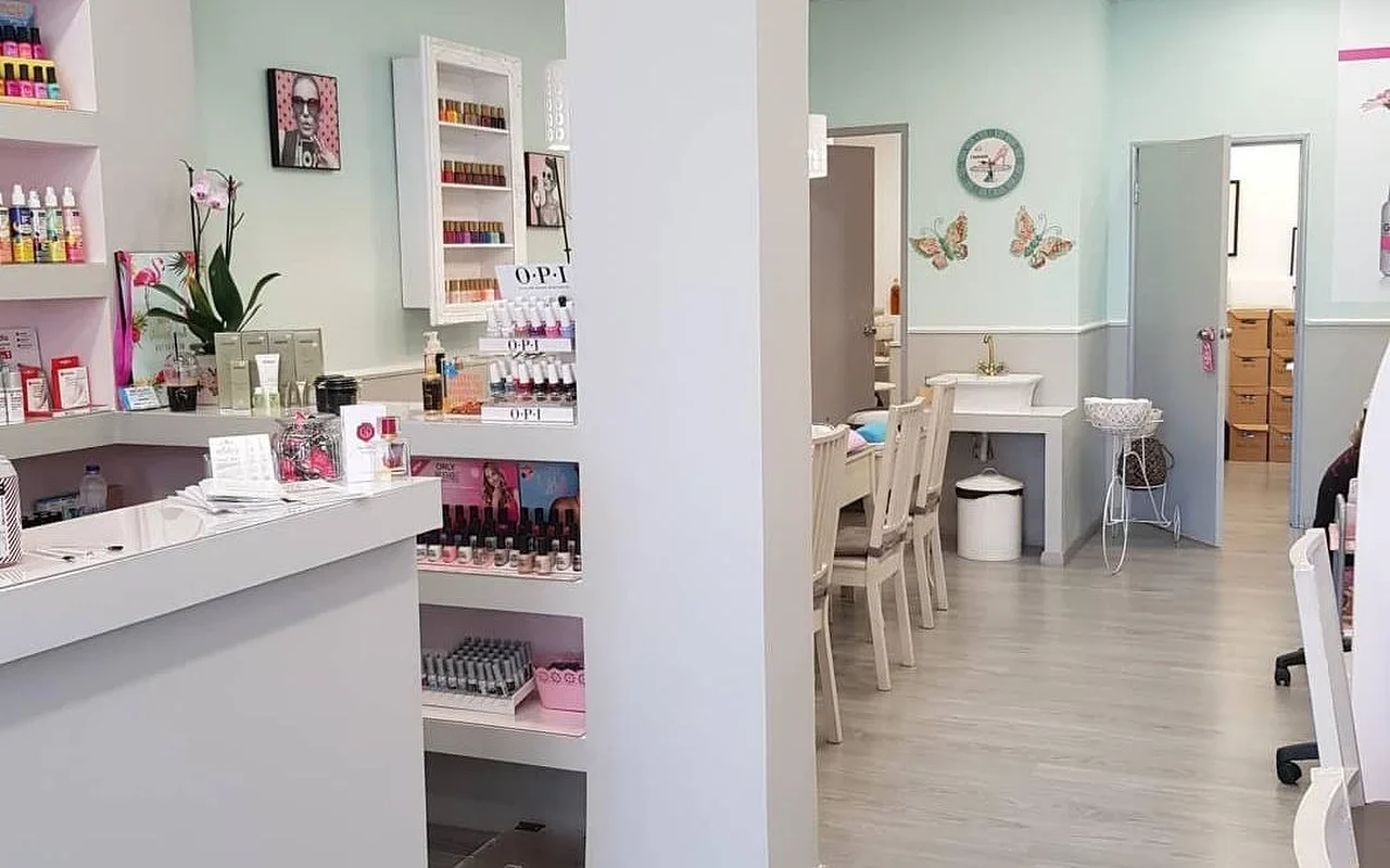 Aliki's Nail Bar - Image 30