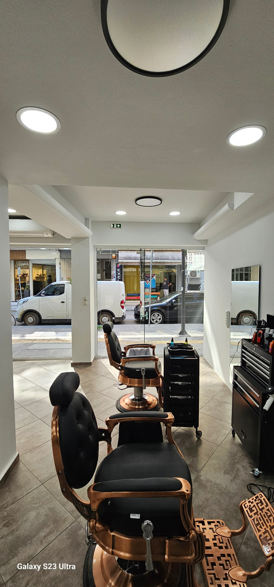 Hoplite Barbershop - Image 12