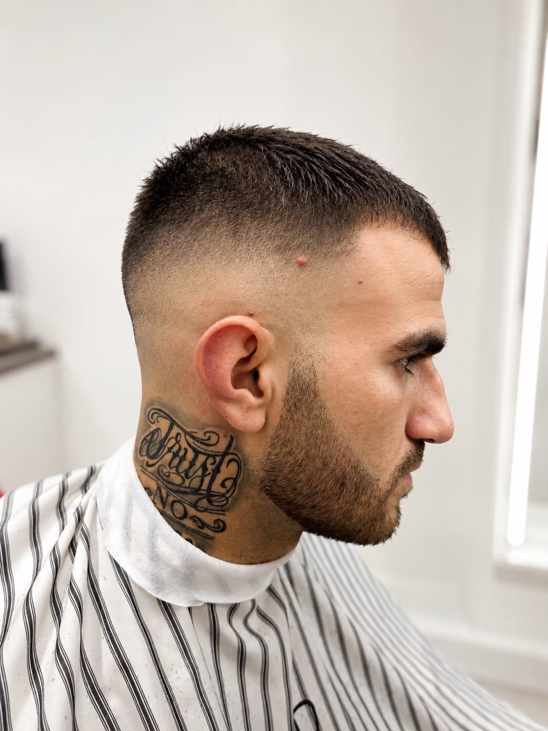 Hoplite Barbershop - Image 5
