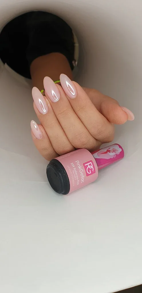 Aliki's Nail Bar - Image 39