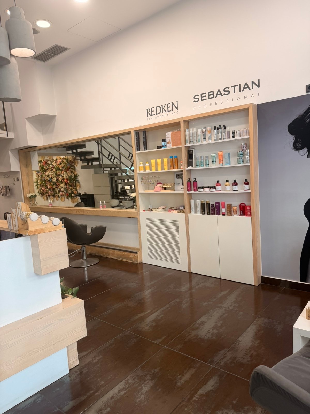  THE BEAUTY WORKSHOP - Image 2