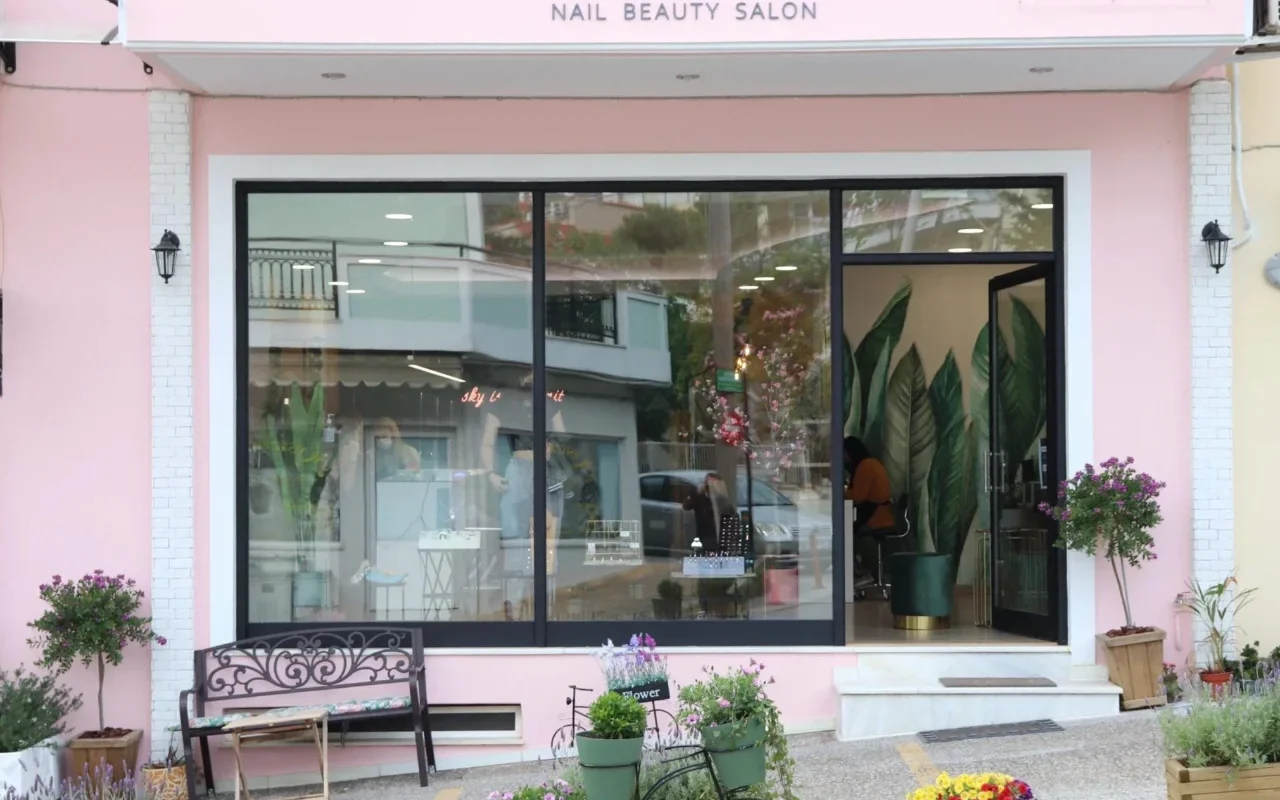 Suela Nail Beauty Salon - Image 1