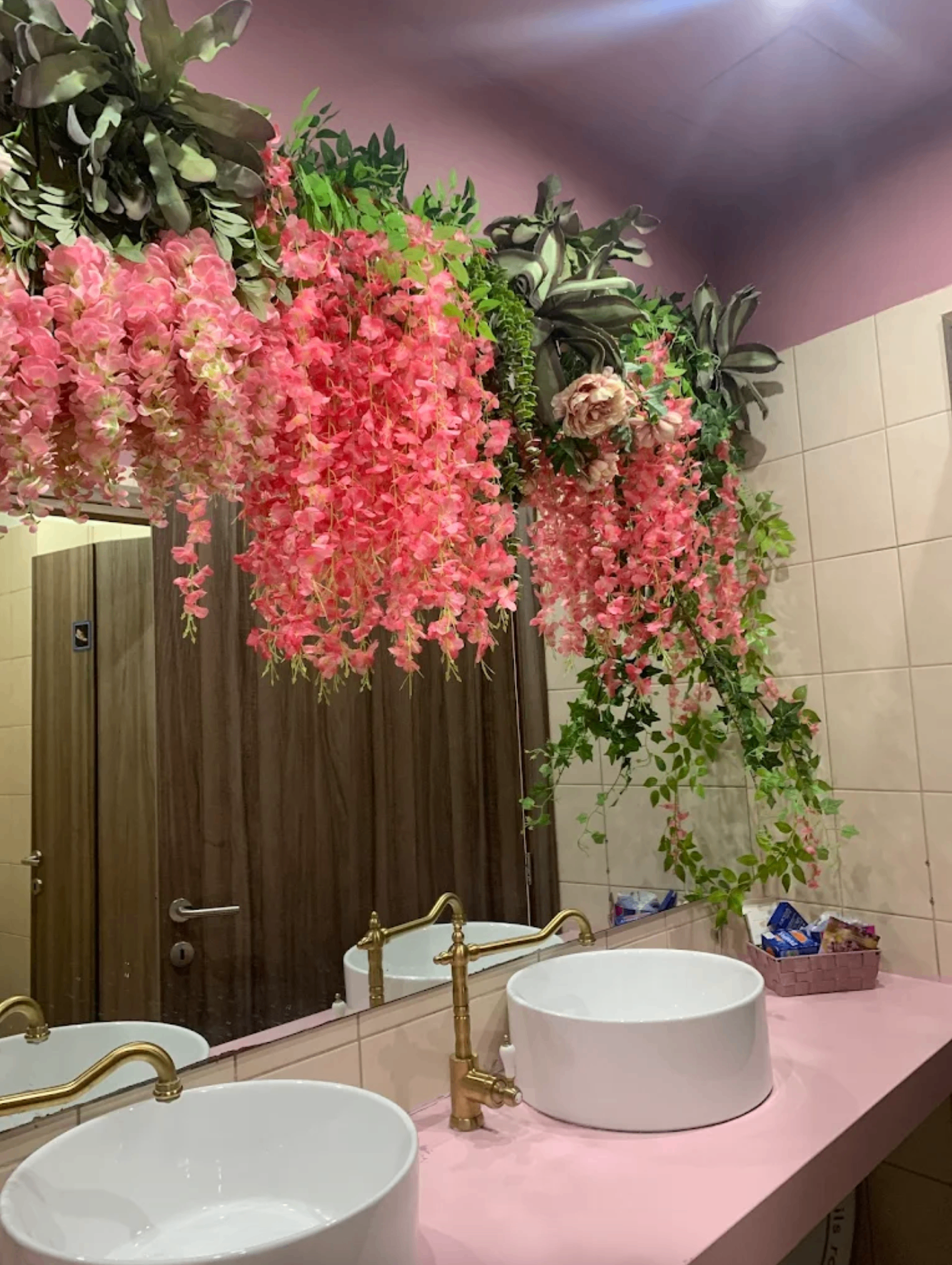 Voila Beauty & Nails Room - Image 15