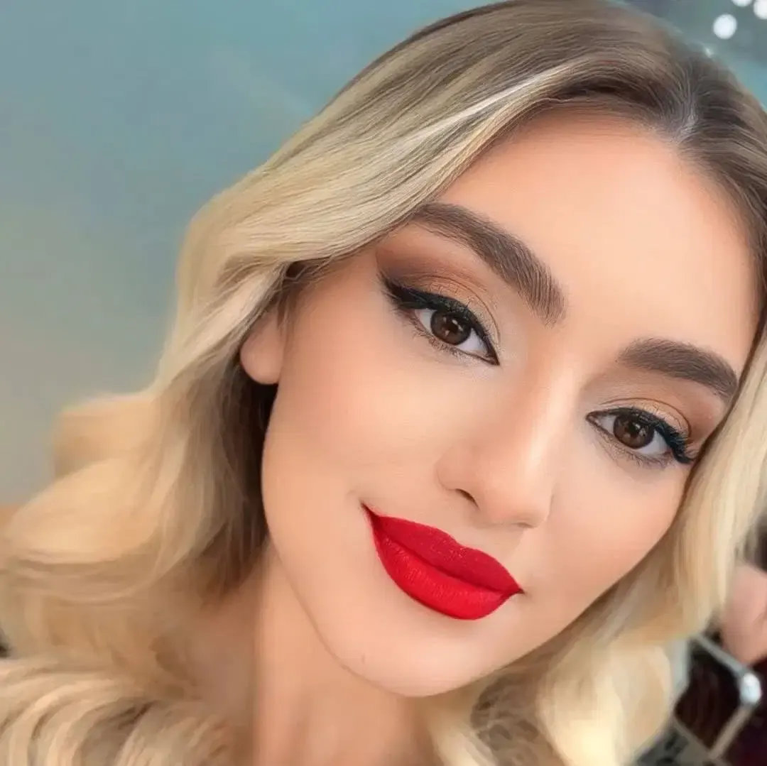 Vaso Stampoli Makeup Artist - Image 2