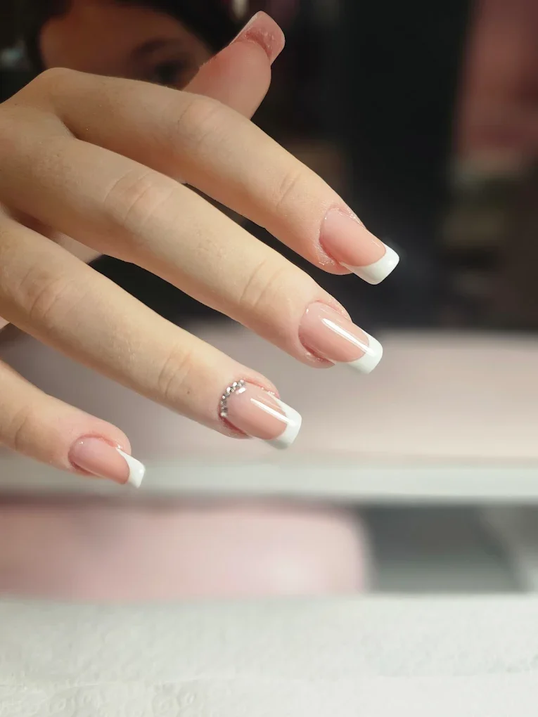 Aliki's Nail Bar - Image 37