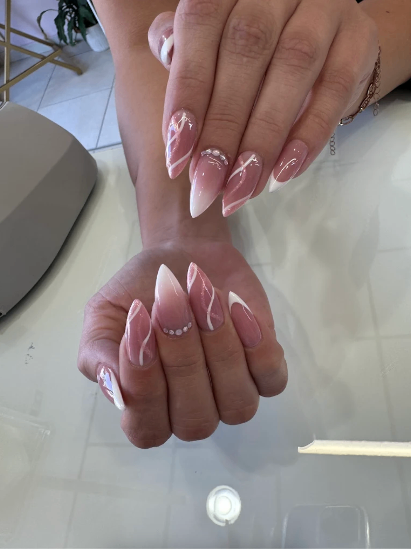 Voila Beauty & Nails Room - Image 2