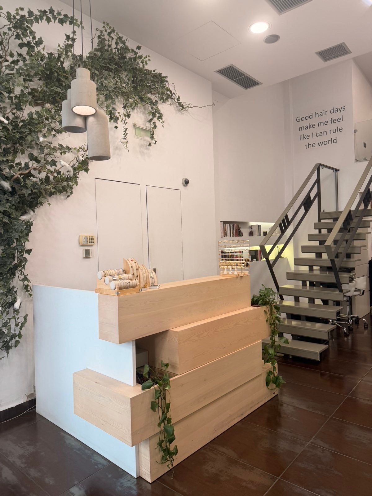  THE BEAUTY WORKSHOP - Image 4