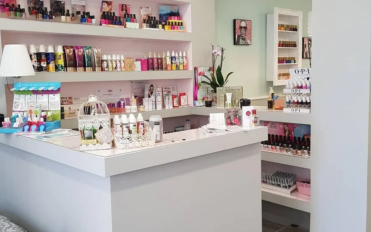Aliki's Nail Bar - Image 28